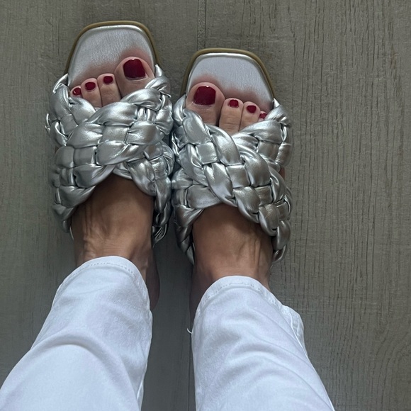 $120 Vionic Kalina Silver Metallic braided slide on flats sandals 8.5 ortho shoe - Picture 11 of 12